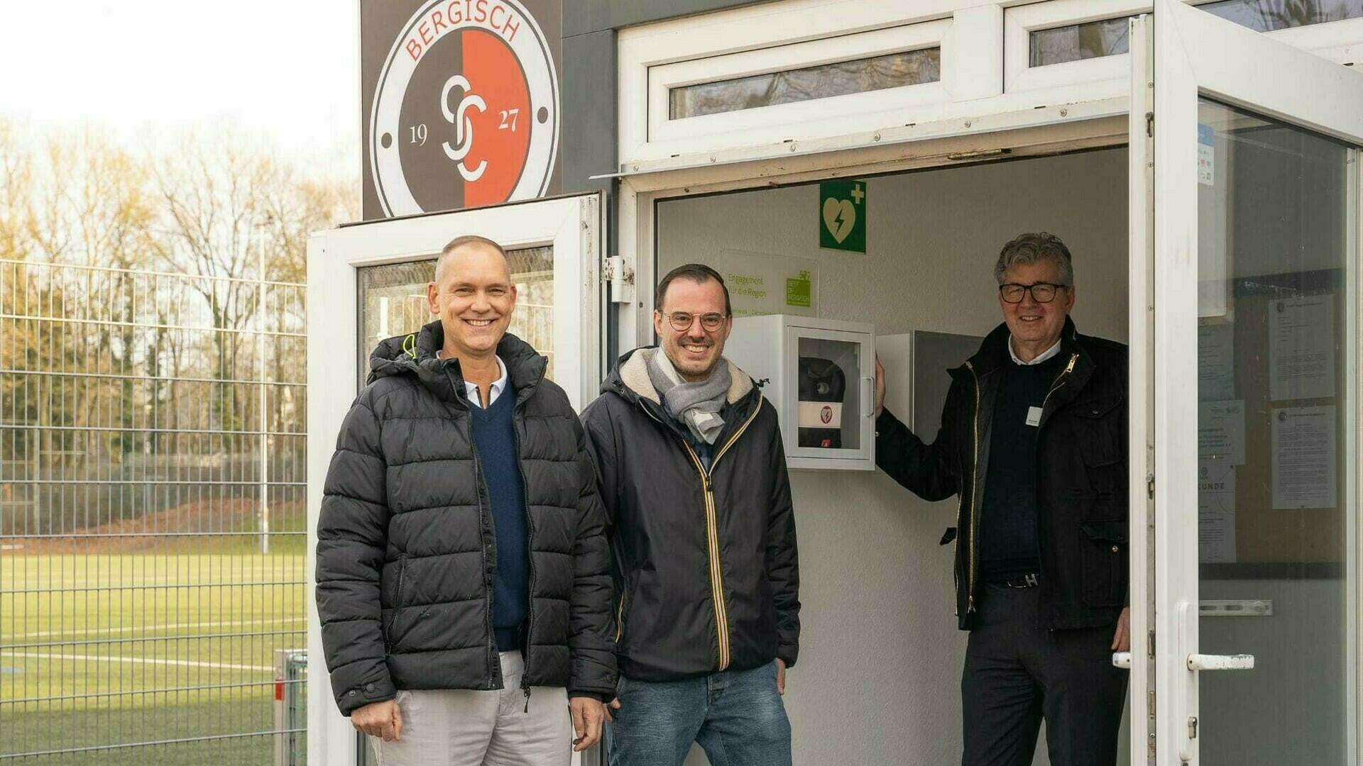 Best of Bergisch Defibrillator Spende an SC27